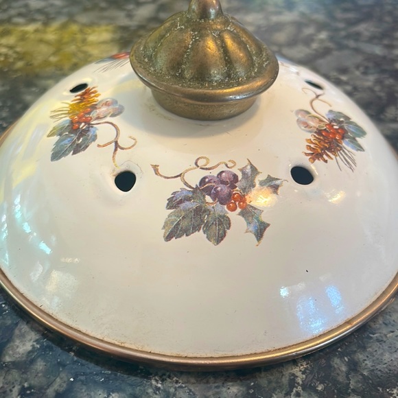 Lincoware Enamel Vented 3/4 Qt Casserole Dish - Picture 6 of 7